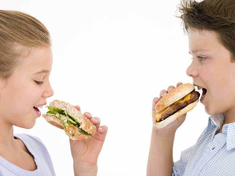 Rodzice powinni racjonalnie odżywiać swoje dzieci